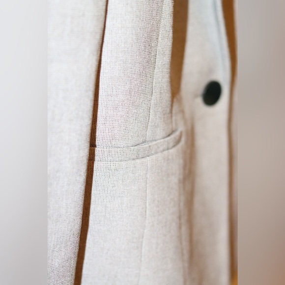 EUC Classic Grey Kasper Blazer Size 12 - Picture 2 of 5